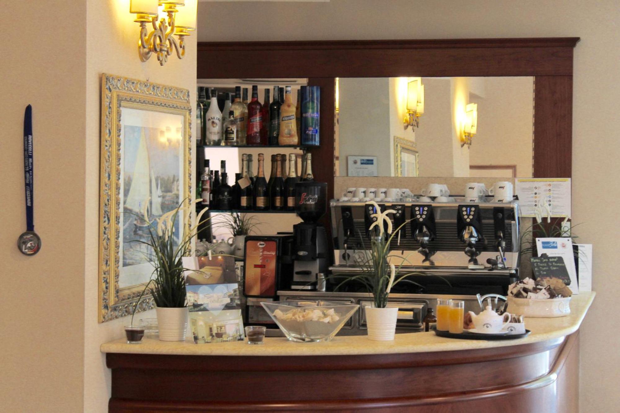 צ'סנטיקו Hotel Jole מראה חיצוני תמונה