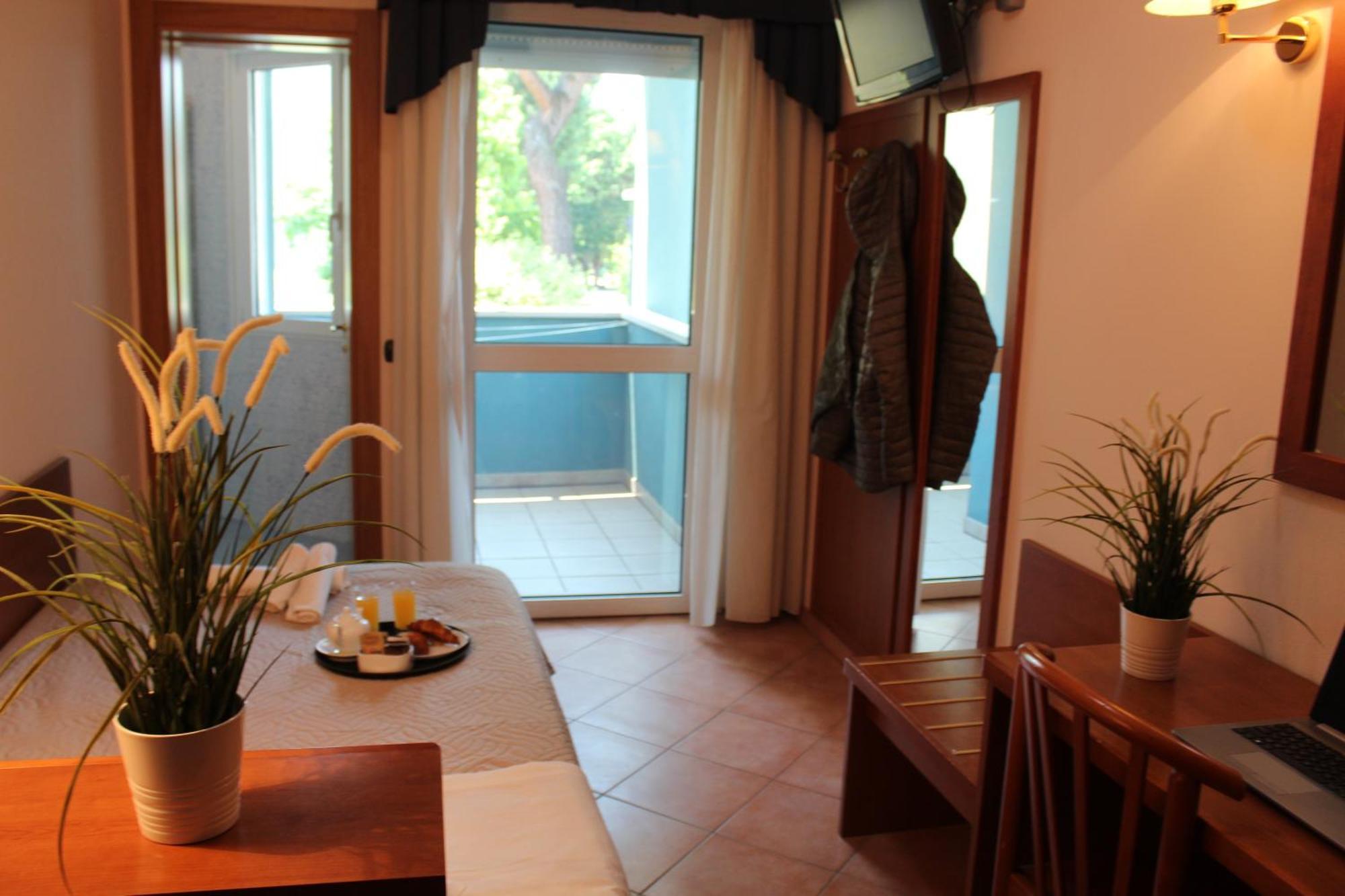 צ'סנטיקו Hotel Jole מראה חיצוני תמונה