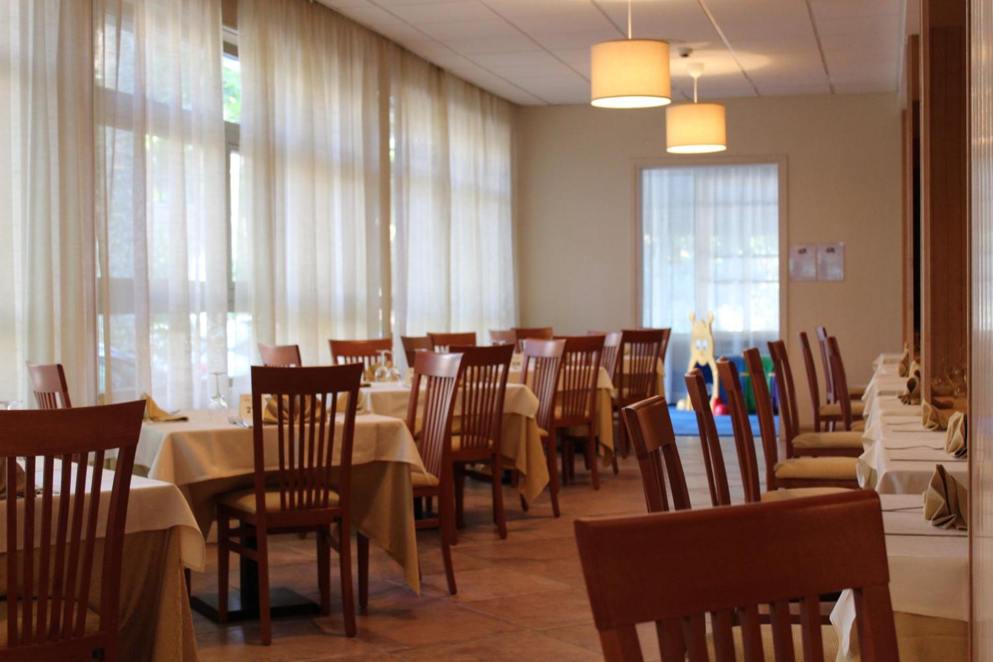 צ'סנטיקו Hotel Jole מראה חיצוני תמונה