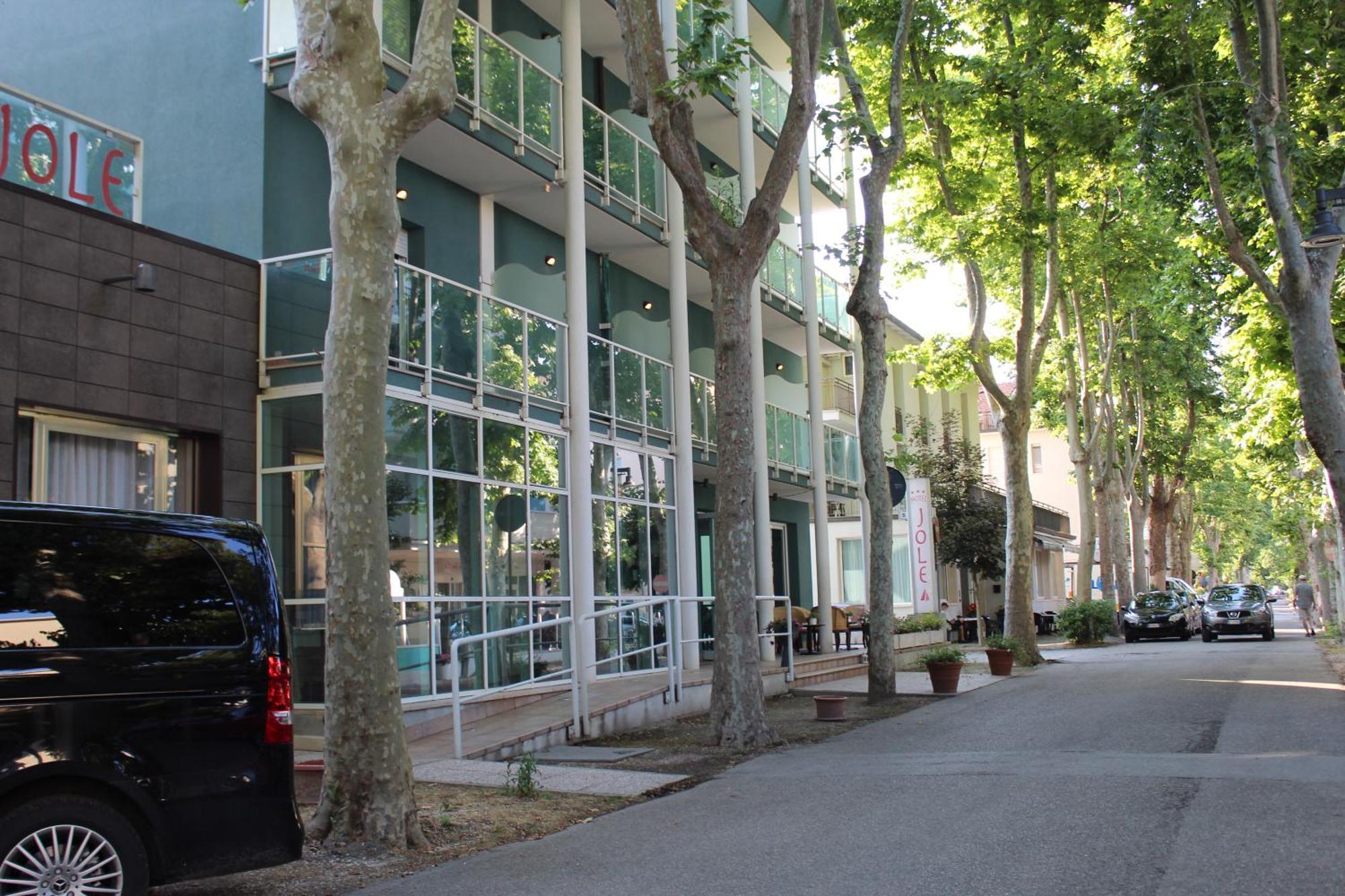 צ'סנטיקו Hotel Jole מראה חיצוני תמונה